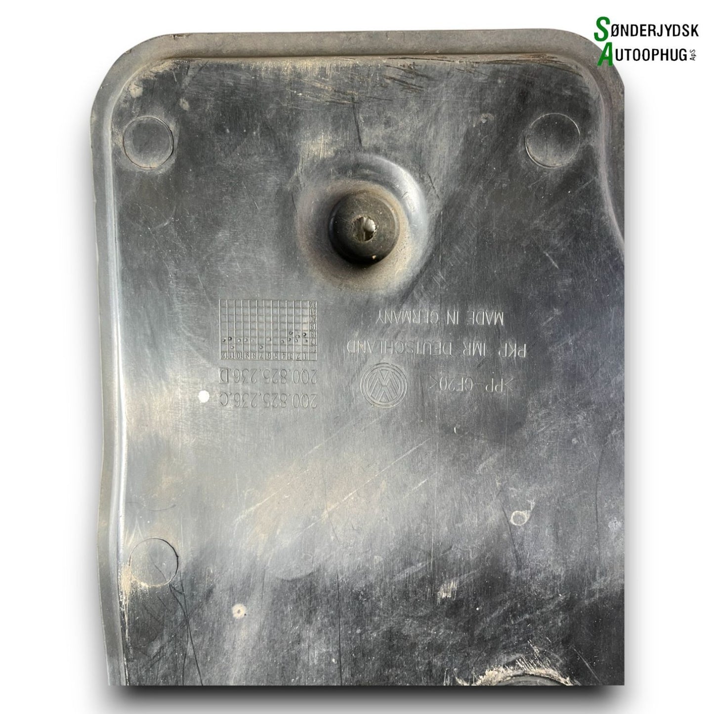 VW Polo AW Motorskjold, Bund Med OEM Nr. 2G0825236D Fra VW Ophugger