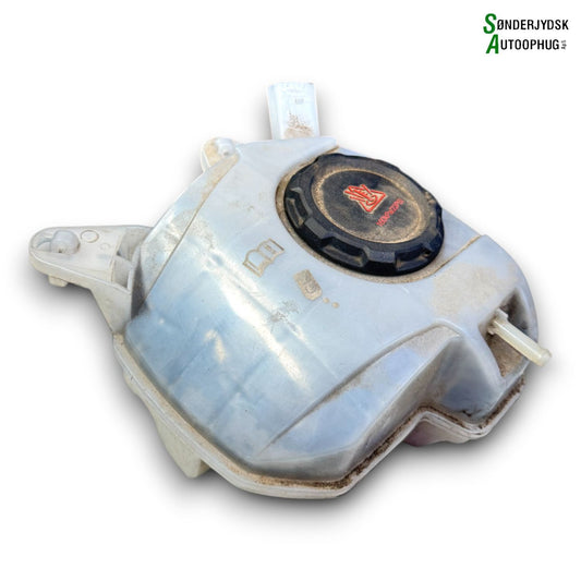 VW Polo AW Ekspansionsbehold Med OEM Nr. 2Q0121407B Fra VW Ophugger