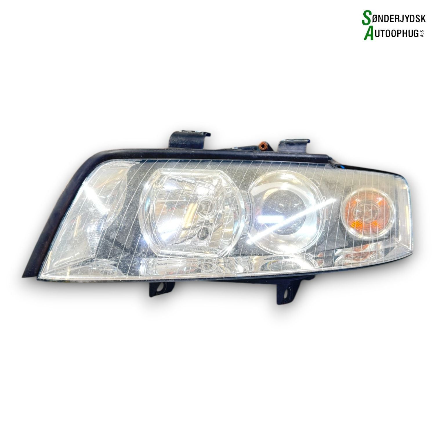 Audi A4 Forlygte Med OEM Nr. 8E0941003F Fra Audi Ophugger