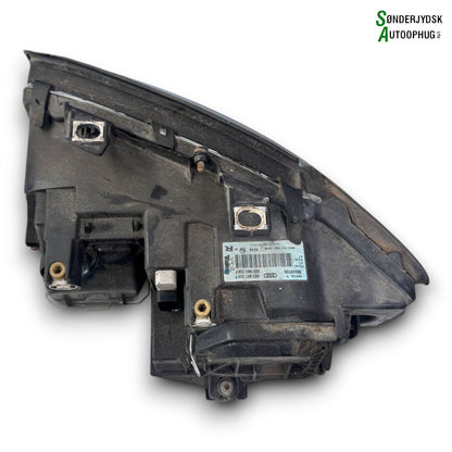 Audi A4 Forlygte Med OEM Nr. 8E099008F Fra Audi Ophugger