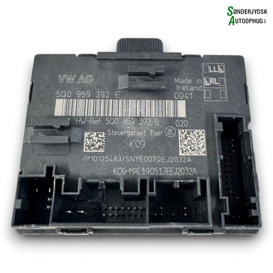 VW Touran 5T Bcm / Komfortkomputer Med OEM Nr. 5Q0959592EZ1P Fra VW Ophugger