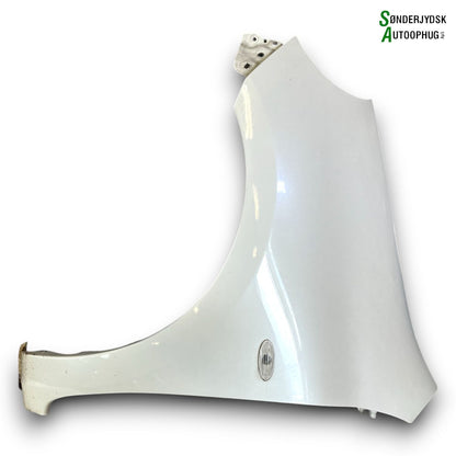 Nissan Micra K13 Forskærm V Med OEM Nr. 668951HB0A Fra Nissan Ophugger