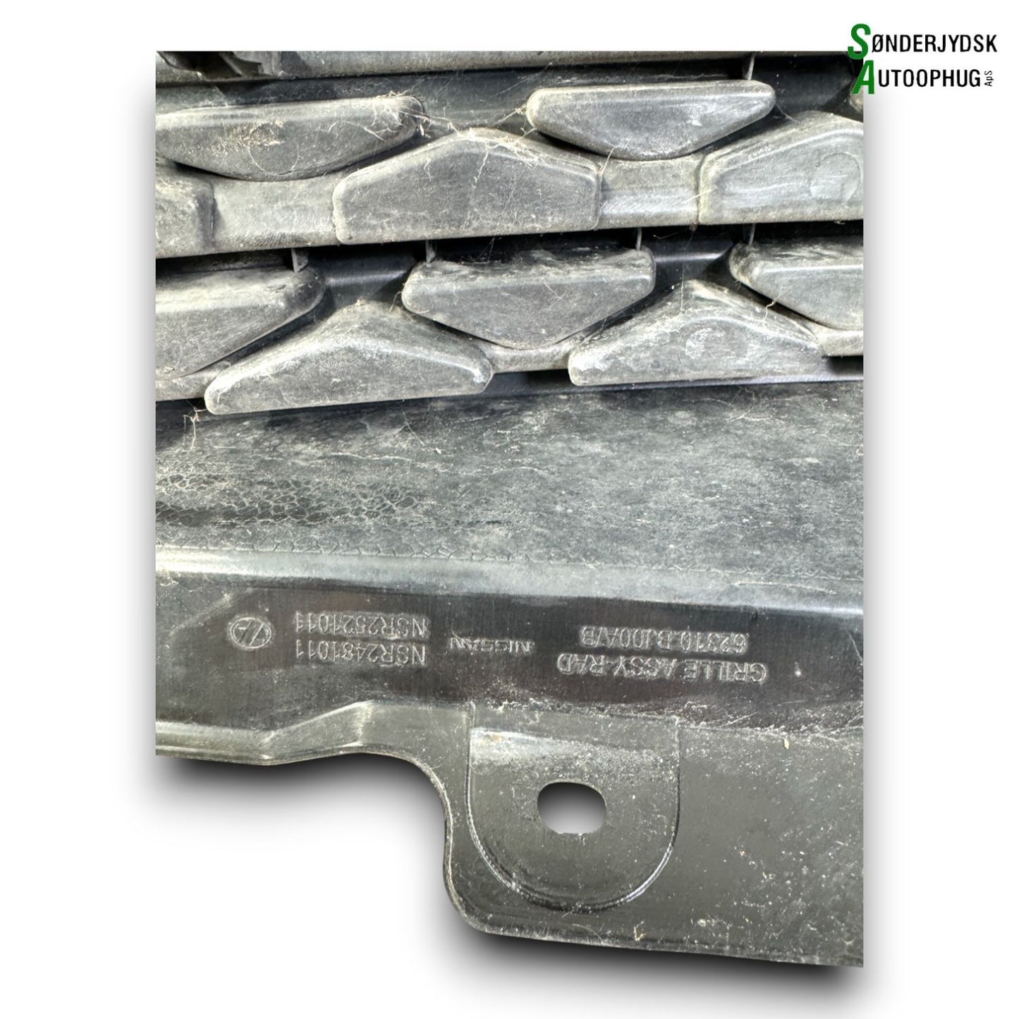 Nissan NV200 Frontgitter Med OEM Nr. 62310BJ00A Fra Nissan Ophugger