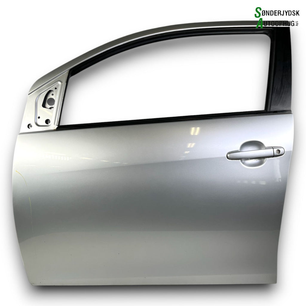Toyota Aygo Fordør V Med OEM Nr. 671120H030 Fra Toyota Ophugger