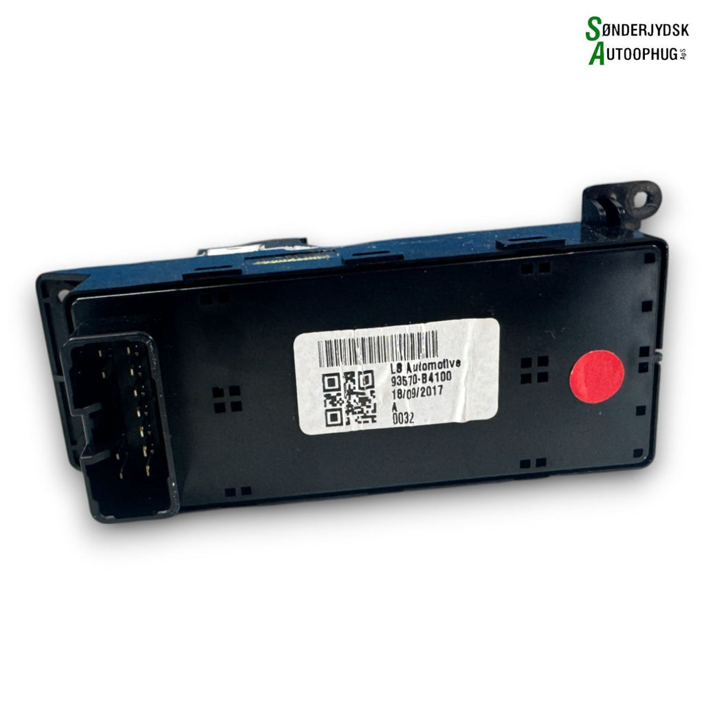Hyundai I10 Kontakt Rudehejs Med OEM Nr. 93570B4100 Fra Hyundai Ophugger