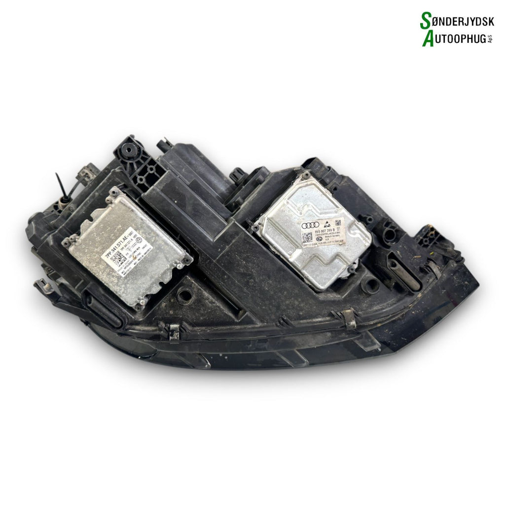 VW Touran 5T Forlygte Med OEM Nr. 7PP941571A Fra VW Ophugger