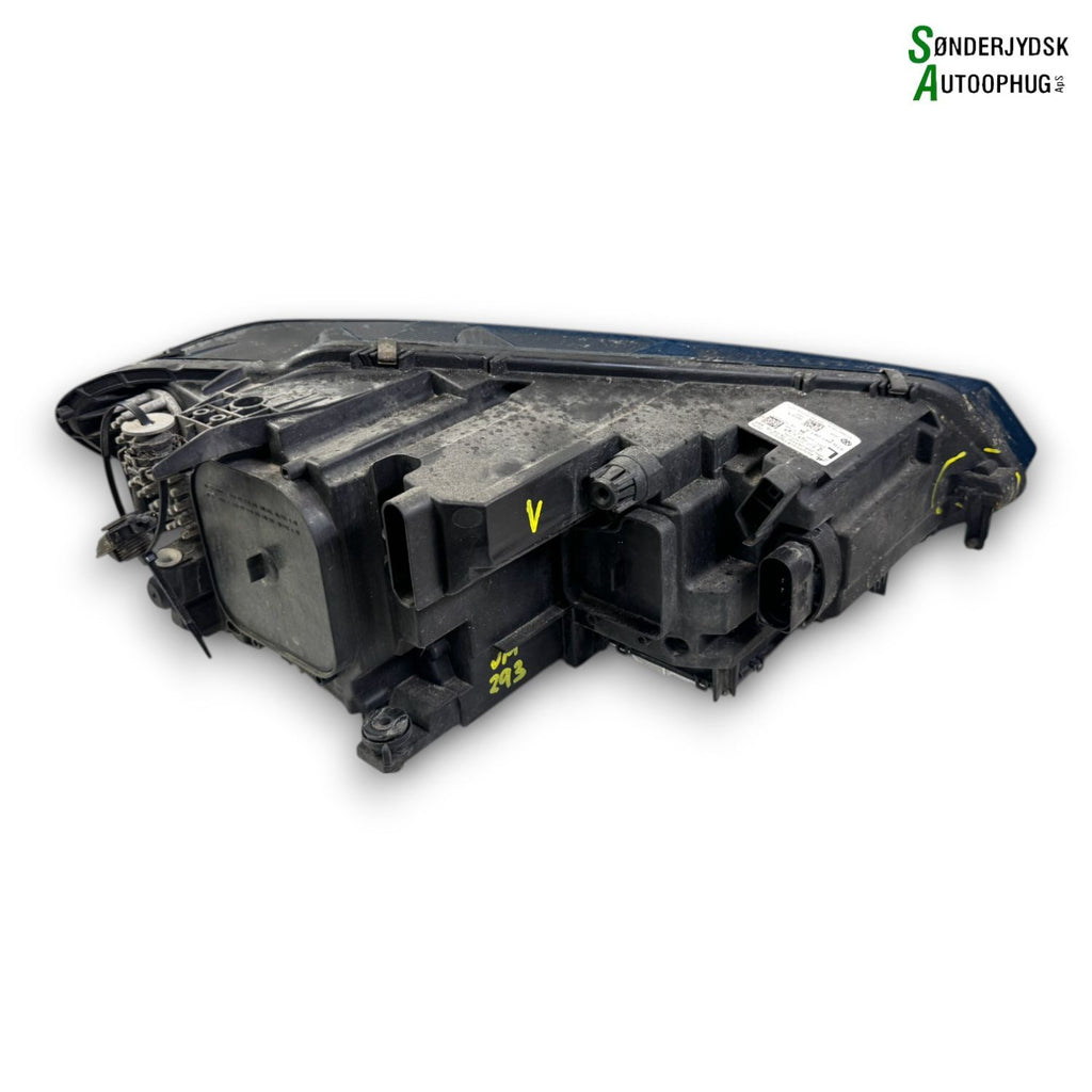 VW Touran 5T Forlygte Med OEM Nr. 7PP941571AE Fra VW Ophugger