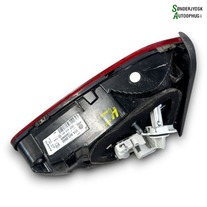 VW Touran 5T Baglygte Med OEM Nr. 5TA945094 Fra VW Ophugger