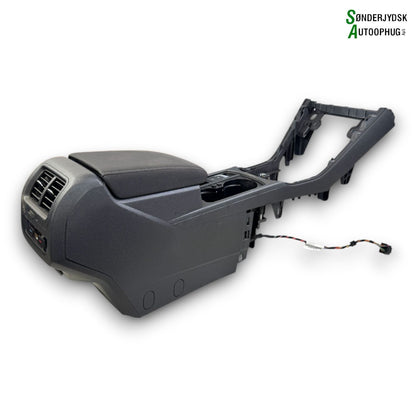 VW Touran 5T Armlæn Med OEM Nr. 5TB863241S Fra VW Ophugger