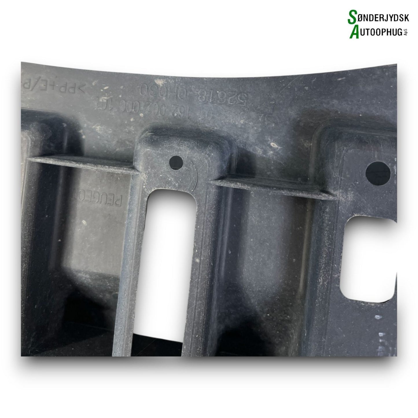 Peugeot 108 Motorskjold, Bund Med OEM Nr. B000812480	 Fra Peugeot Ophugger