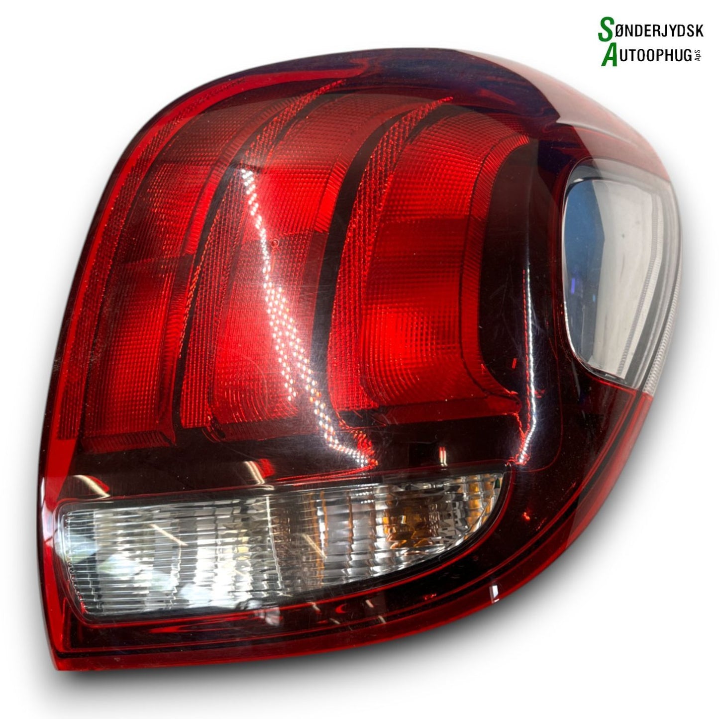 Peugeot 108 Baglygte Med OEM Nr. B001031180 Fra Peugeot Ophugger