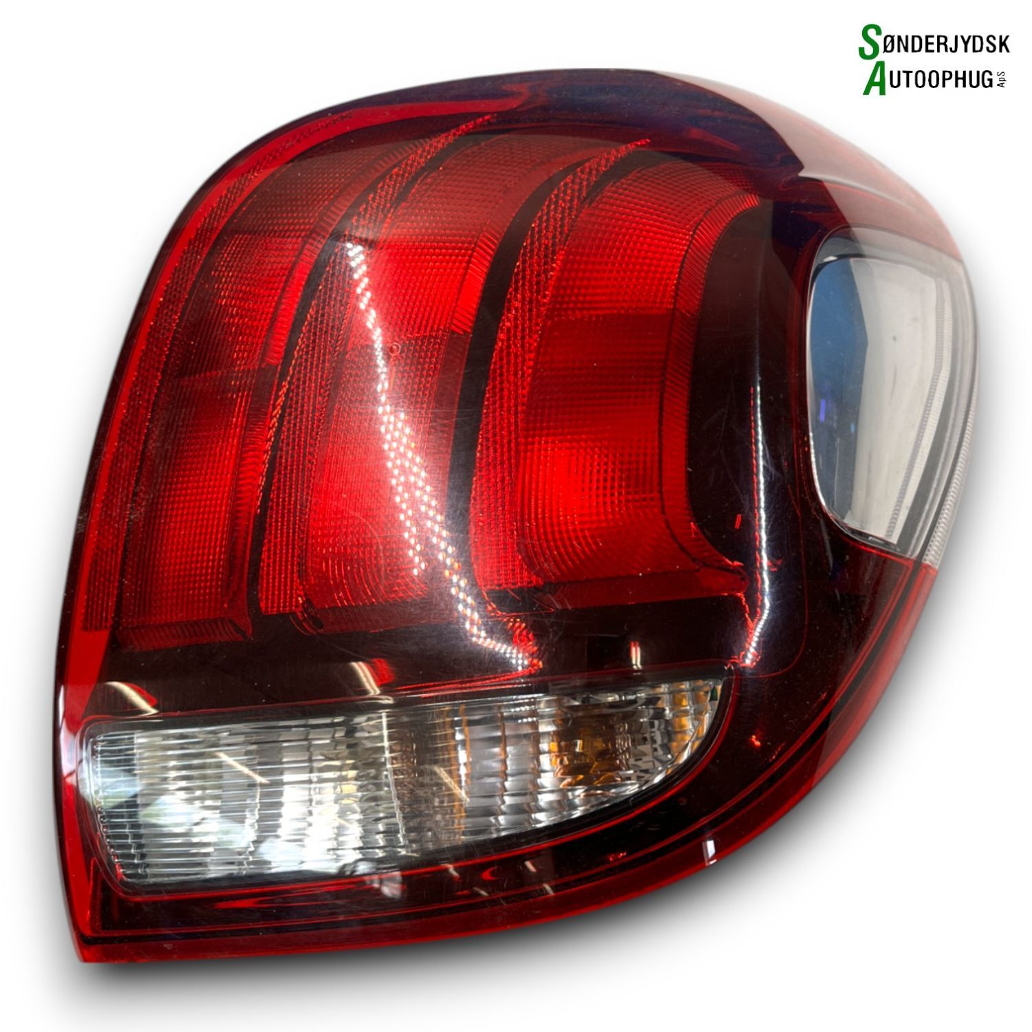 Peugeot 108 Baglygte Med OEM Nr. B001031180 Fra Peugeot Ophugger