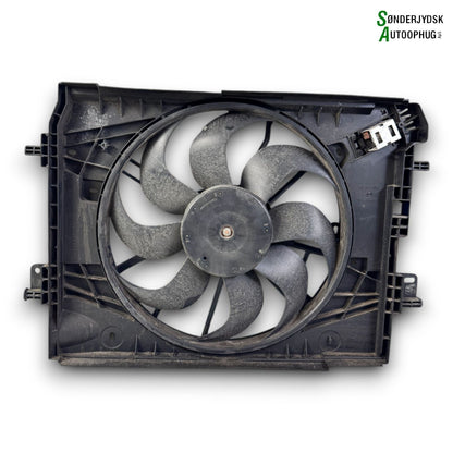 Renault Clio 4 Kølerblæser El Med OEM Nr. 214814116R Fra Renault Ophugger