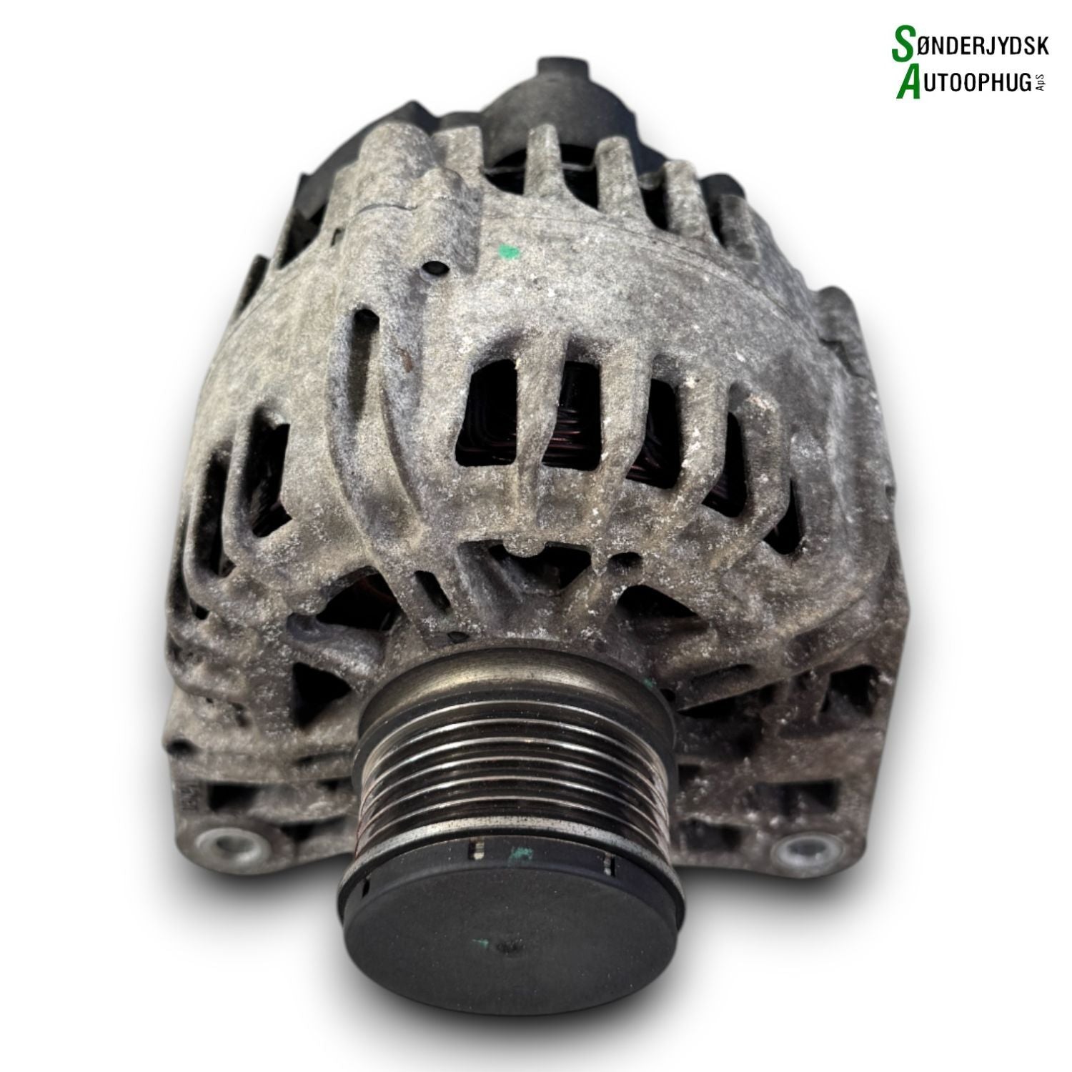 Renault Clio 4 Generator Med OEM Nr. 2113003123 Fra Renault Ophugger