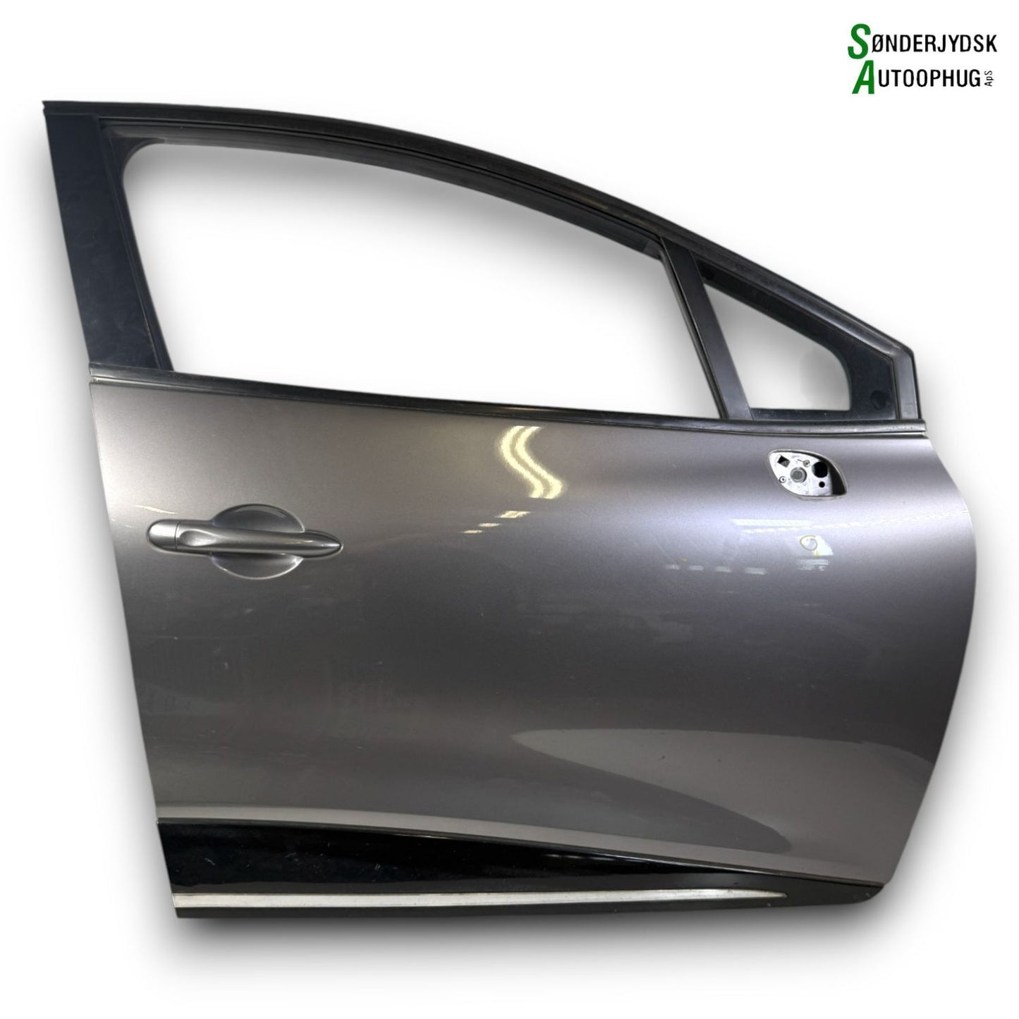 Renault Clio 4 Fordør H Med OEM Nr. 801008302R Fra Renault Ophugger