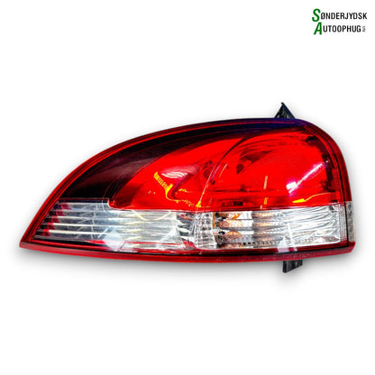 Renault Clio 4 Baglygte Med OEM Nr. 265551445R Fra Renault Ophugger