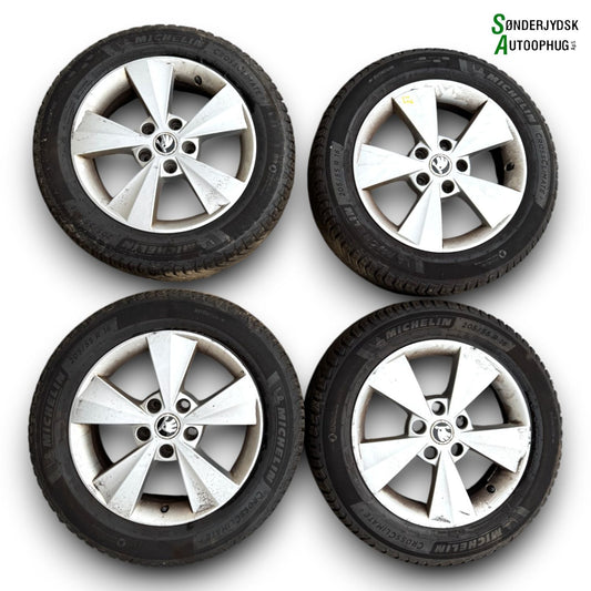 Skoda Octavia Fælge M/Vinter Dæk   Med OEM Nr. 5E0601025C Fra Skoda Ophugger