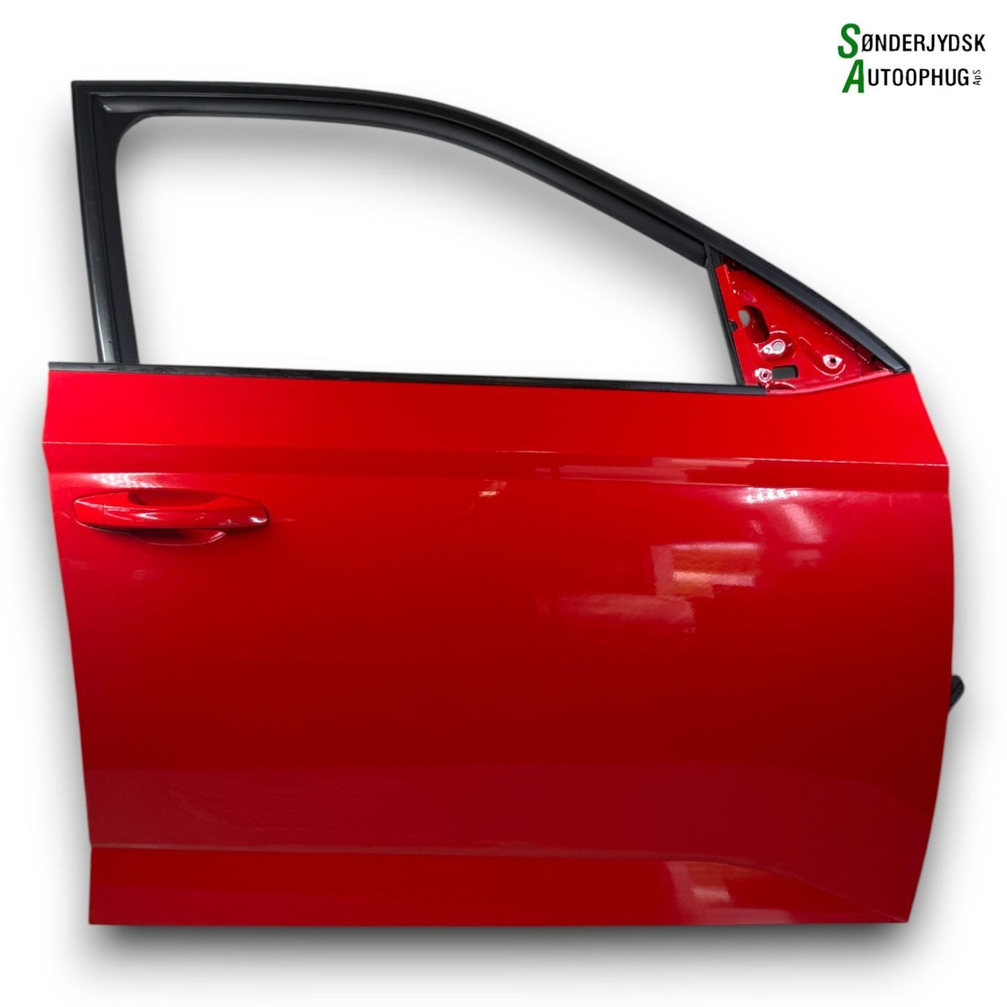 Skoda Fabia Fordør H Med OEM Nr. 6V0831056A Fra Skoda Ophugger