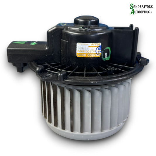 Nissan Pixo Varmeblæser Med OEM Nr. 2825009000 Fra Nissan Ophugger