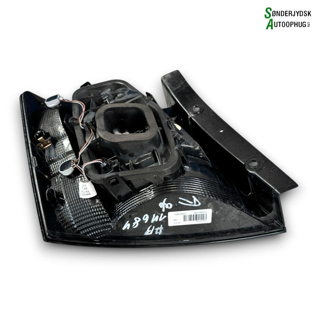 Skoda Fabia Baglygte Med OEM Nr. 6V6945096 Fra Skoda Ophugger