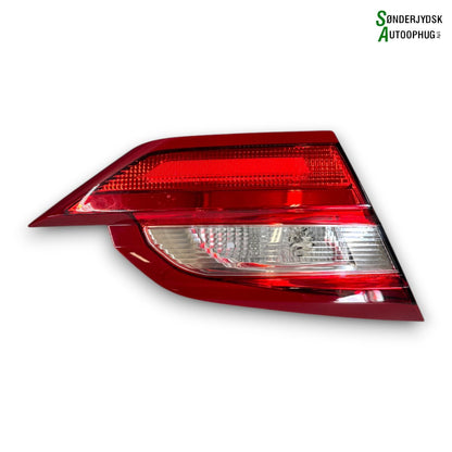 Ford Fiesta 8 Baglygte Med OEM Nr. 2527143 Fra Ford Ophugger