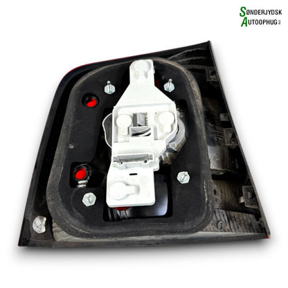 Skoda Octavia Baglygte Med OEM Nr. 129945096A Fra Skoda Ophugger