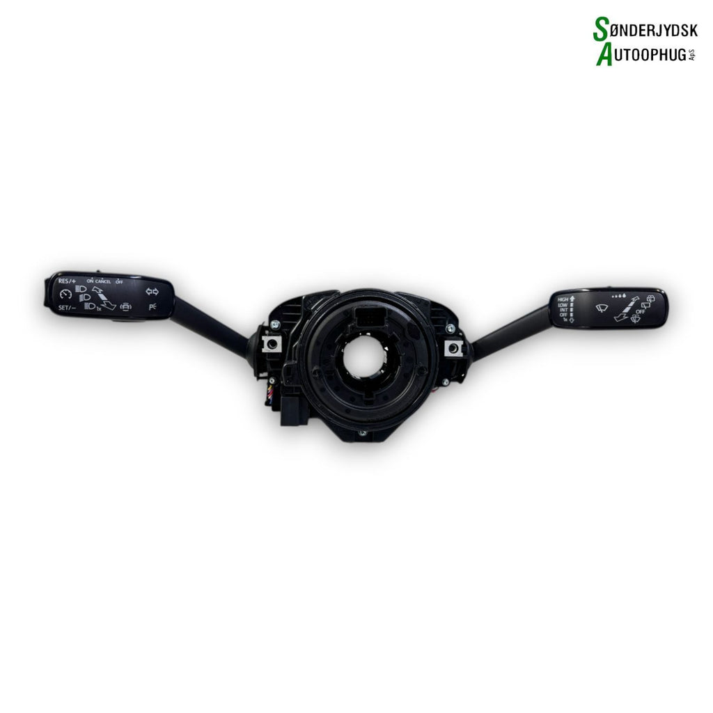 Skoda Fabia Kontakt Combi Med OEM Nr. 2Q0959653 Fra Skoda Ophugger