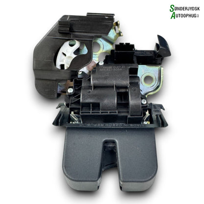 Skoda Fabia Dørlås Med OEM Nr. 8R0827505A Fra Skoda Ophugger