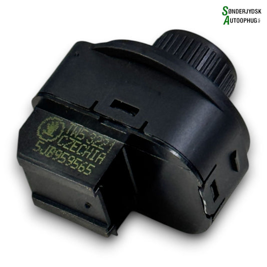 Skoda Fabia Kontakt Sidespejl Med OEM Nr. 5JB959565 Fra Skoda Ophugger