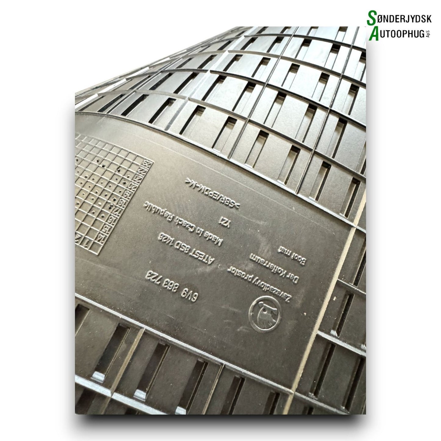 Skoda Fabia Bagagerumsmåtte Med OEM Nr. 6V9863723 Fra Skoda Ophugger