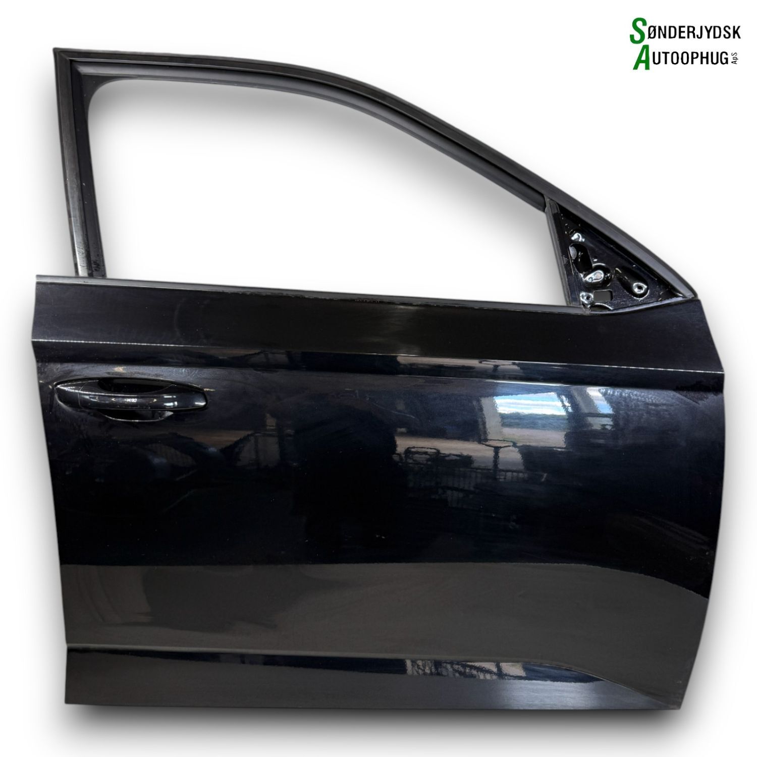 Skoda Fabia Fordør H Med OEM Nr. 6V0831056A Fra Skoda Ophugger