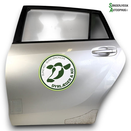 Toyota Verso Bagdør V Med OEM Nr. 670040F020 Fra Toyota Ophugger