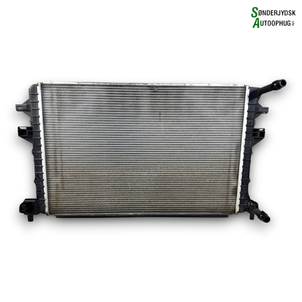 Skoda Octavia Køler Med OEM Nr. 5Q0121251Q Fra Skoda Ophugger