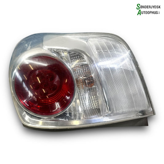 Toyota Verso Baglygte Med OEM Nr. 815510F130 Fra Toyota Ophugger