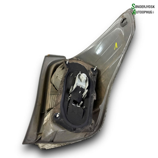 Toyota Verso Baglygte Med OEM Nr. 815610F130 Fra Toyota Ophugger