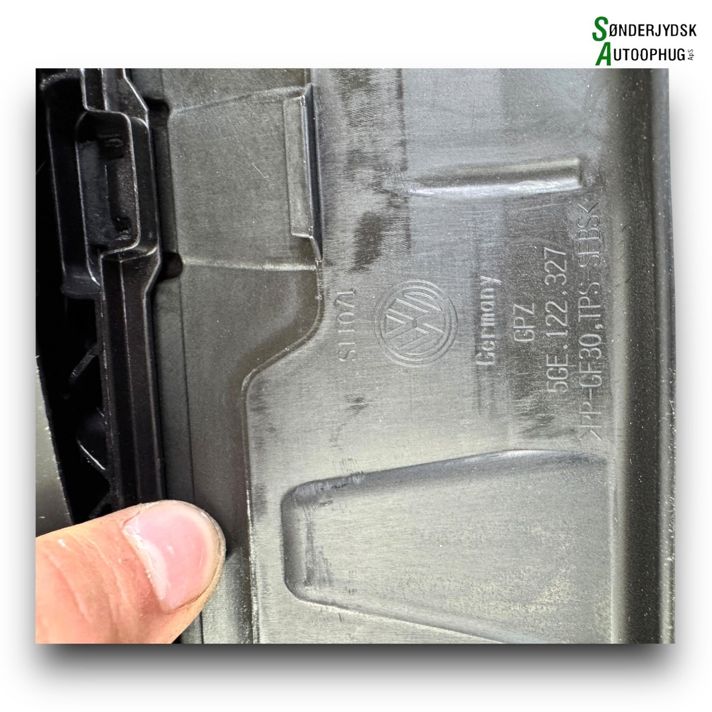 VW Golf 7 AU Luftindtag For Med OEM Nr. 95B985501AA Fra VW Ophugger