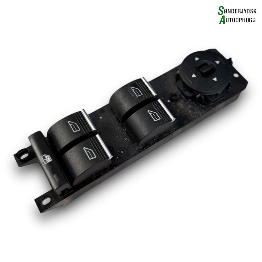 Ford Focus Kontakt Rudehejs Med OEM Nr. F1ET14A132AB Fra Ford Ophugger