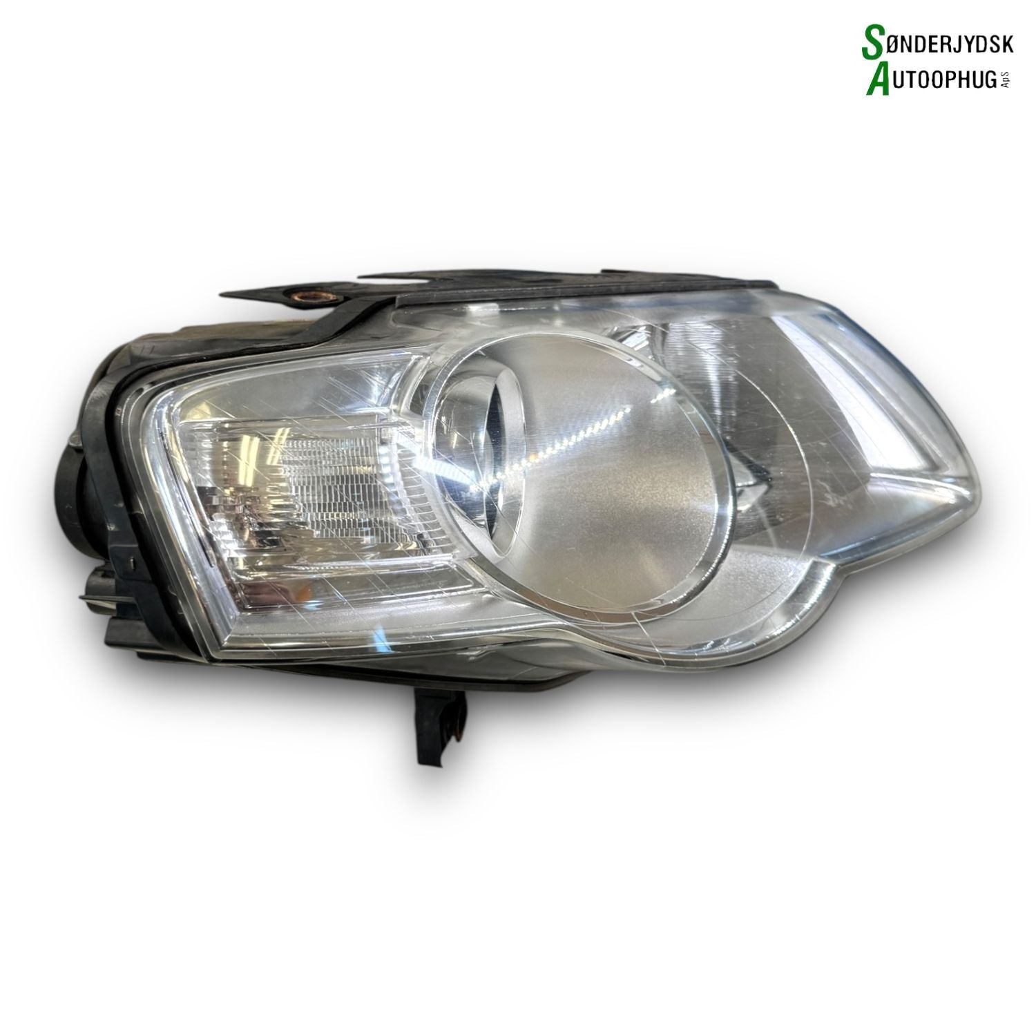 VW Passat 3C Forlygte Med OEM Nr. 3C0941006AA Fra VW Ophugger