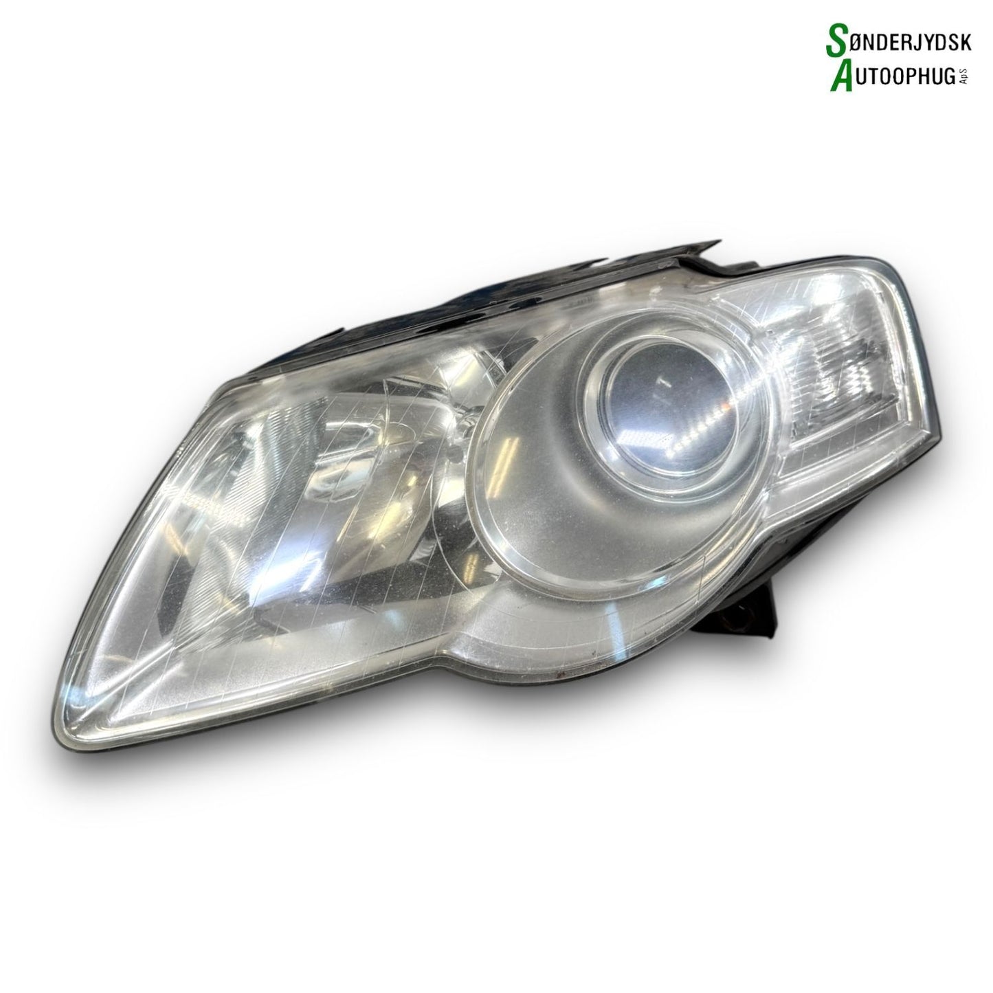 VW Passat 3C Forlygte Med OEM Nr. 3C0941005AA Fra VW Ophugger