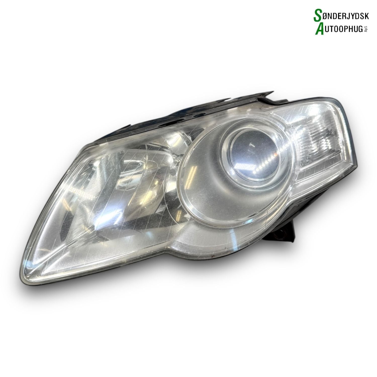 VW Passat 3C Forlygte Med OEM Nr. 3C0941005AA Fra VW Ophugger