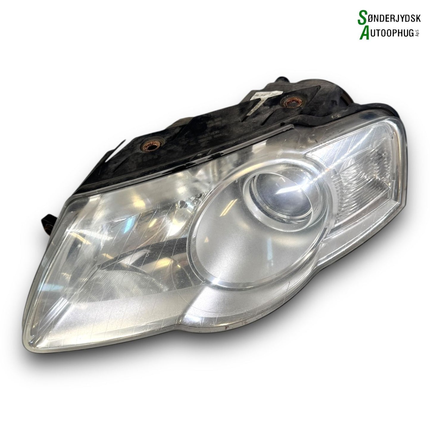 VW Passat 3C Forlygte Med OEM Nr. 3C0941005AA Fra VW Ophugger