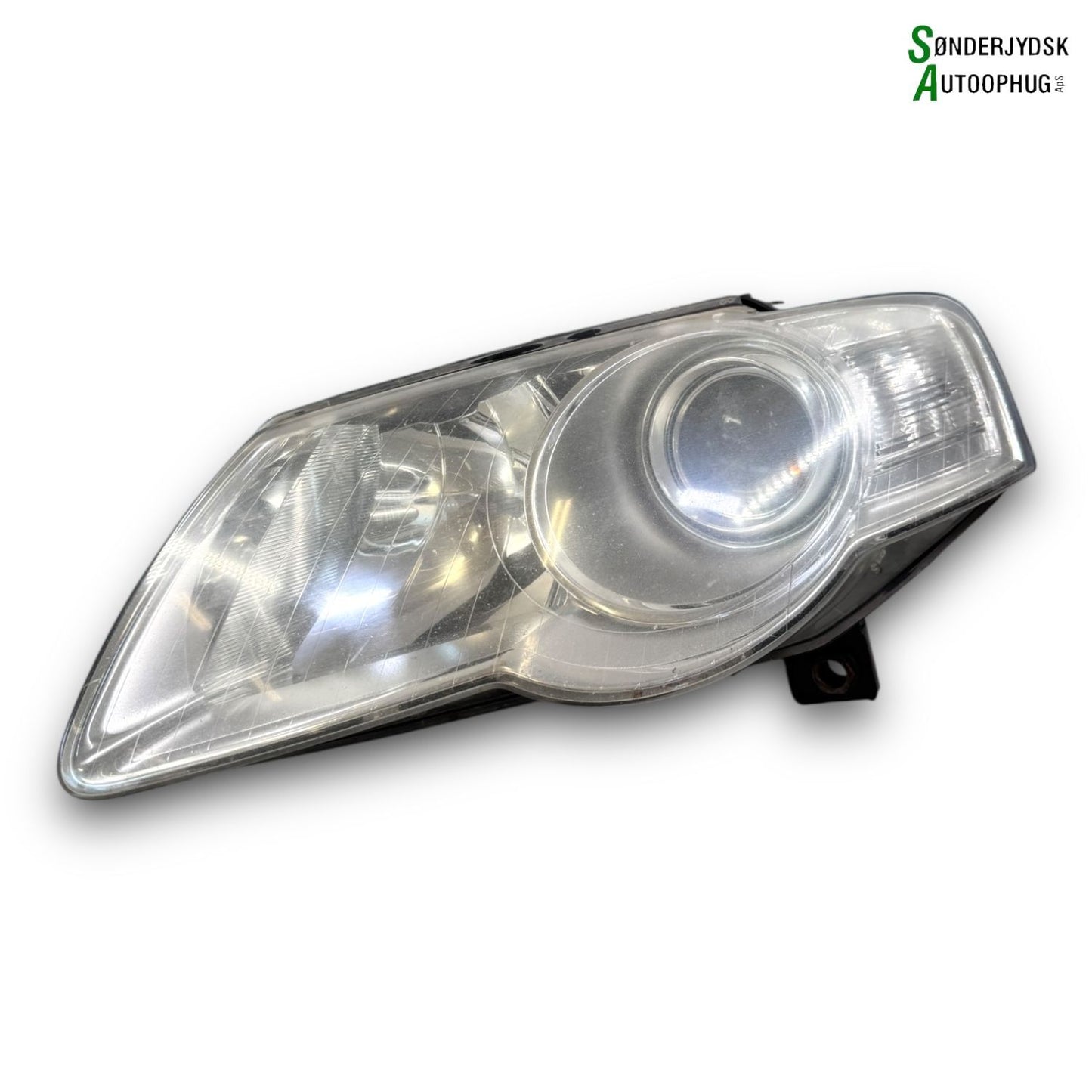 VW Passat 3C Forlygte Med OEM Nr. 3C0941005AA Fra VW Ophugger