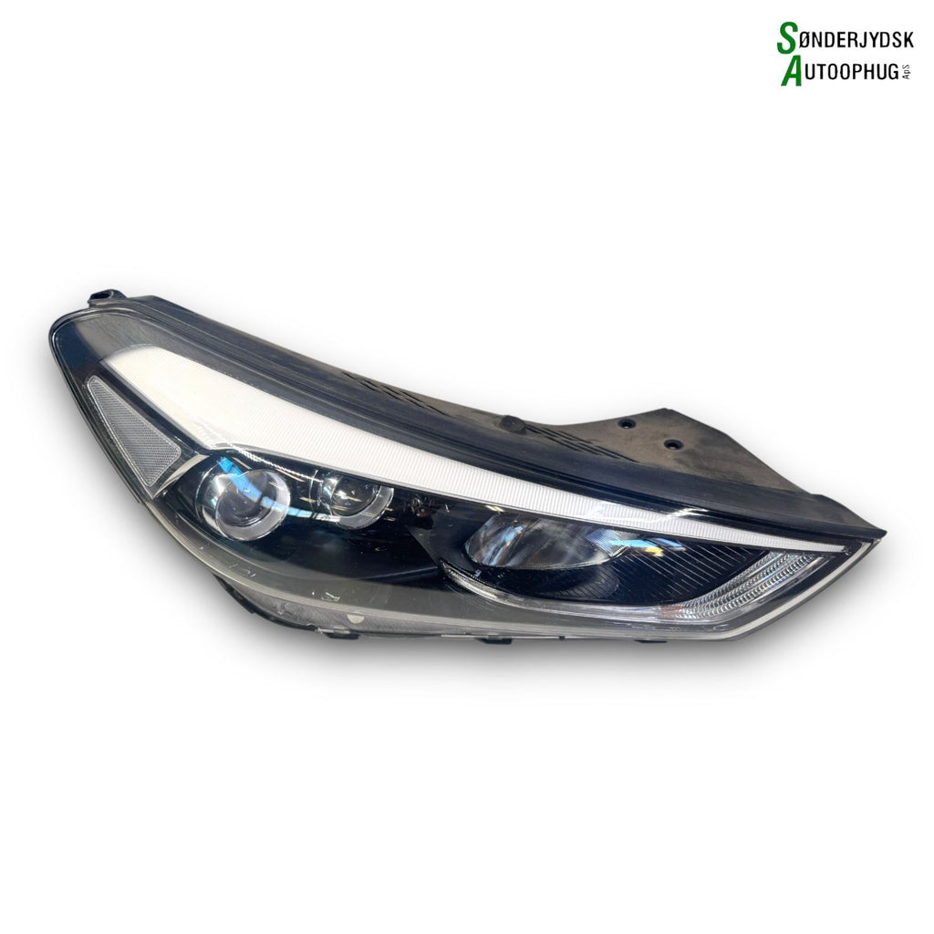 Hyundai Tucson Forlygte Med OEM Nr. 92102D7200 Fra Hyundai Ophugger