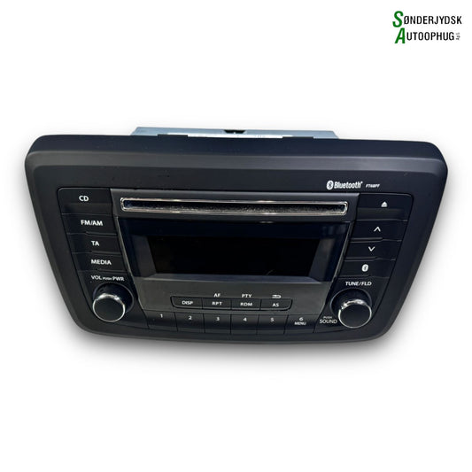 Suzuki Baleno Radio M/Cd Med OEM Nr. 3910168PF0 Fra Suzuki Ophugger
