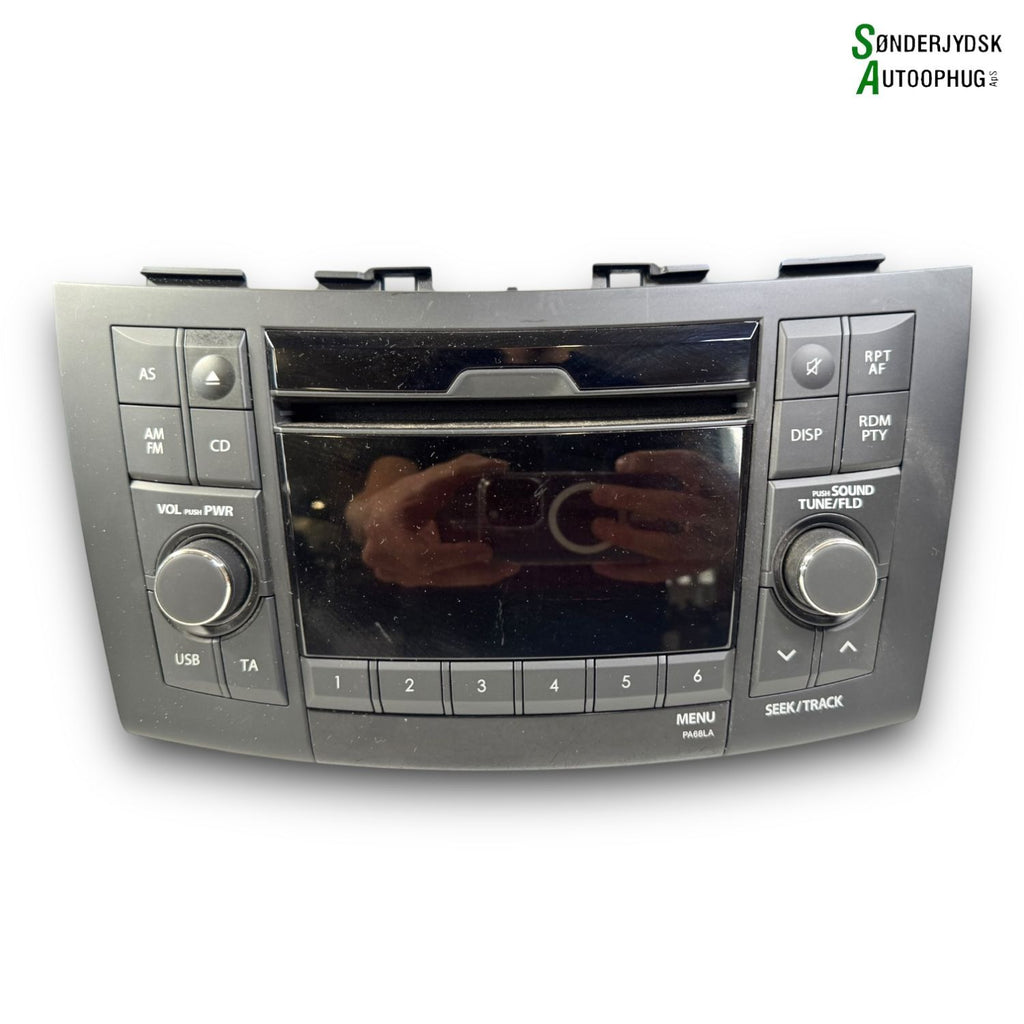Suzuki Swift Radio M/Cd Med OEM Nr. 3910168LA1 Fra Suzuki Ophugger