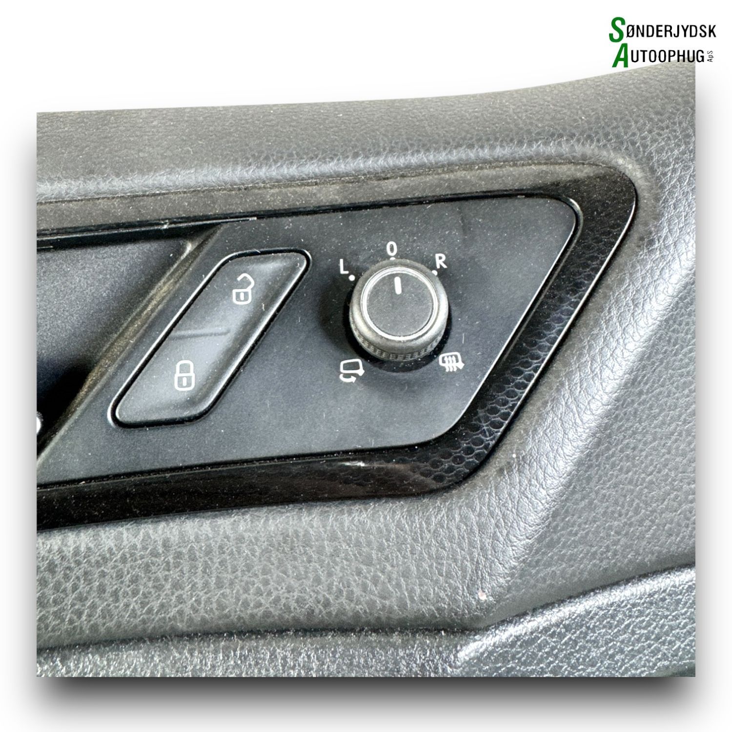 VW Golf 7 AU Dørbeklædning Med OEM Nr. 5G0868039A81U Fra VW Ophugger