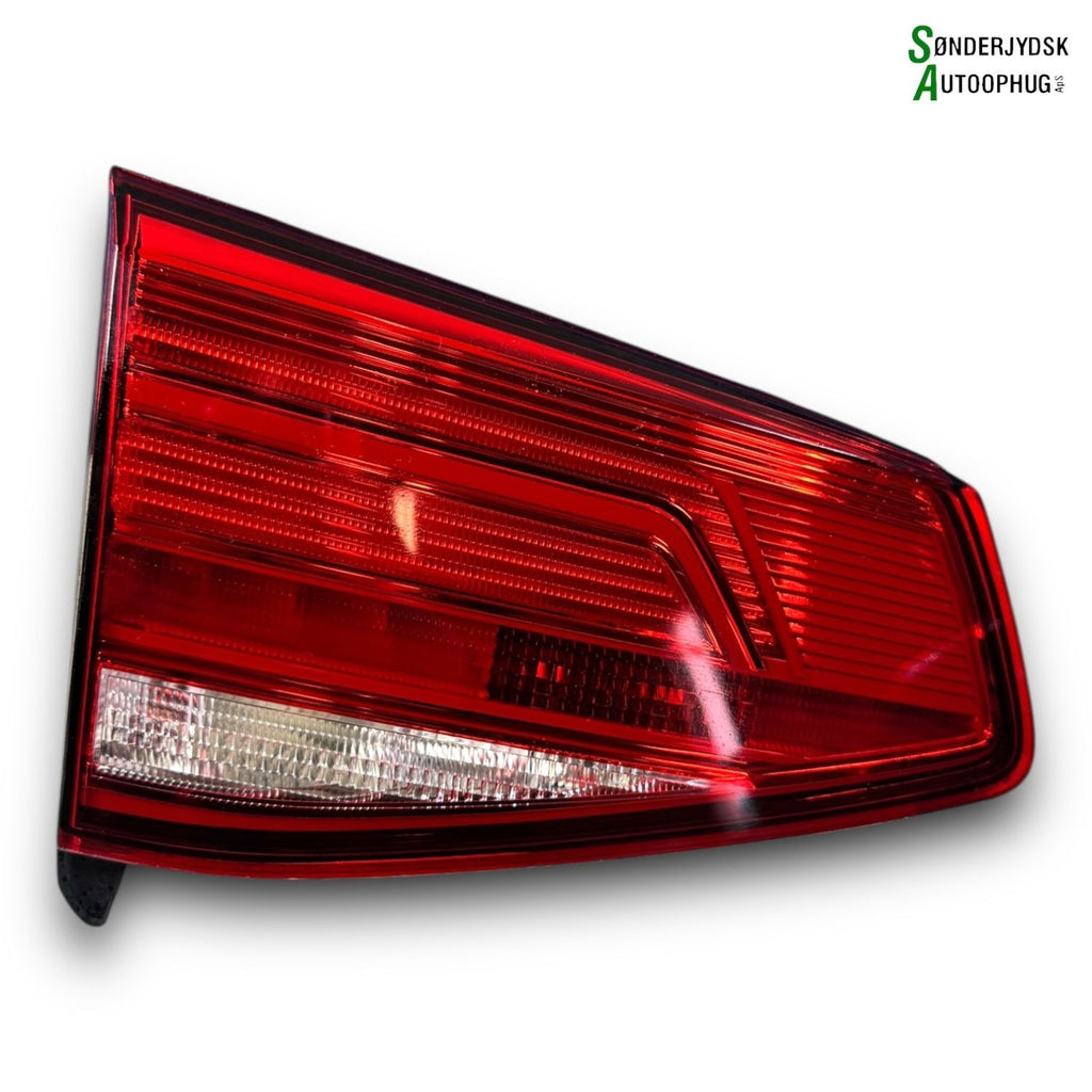 VW Passat 3G Baglygte Med OEM Nr. 3G9945093D Fra VW Ophugger