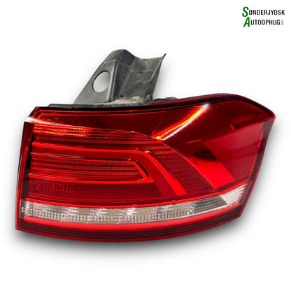 VW Passat 3G Baglygte Med OEM Nr. 3G9945096B Fra VW Ophugger