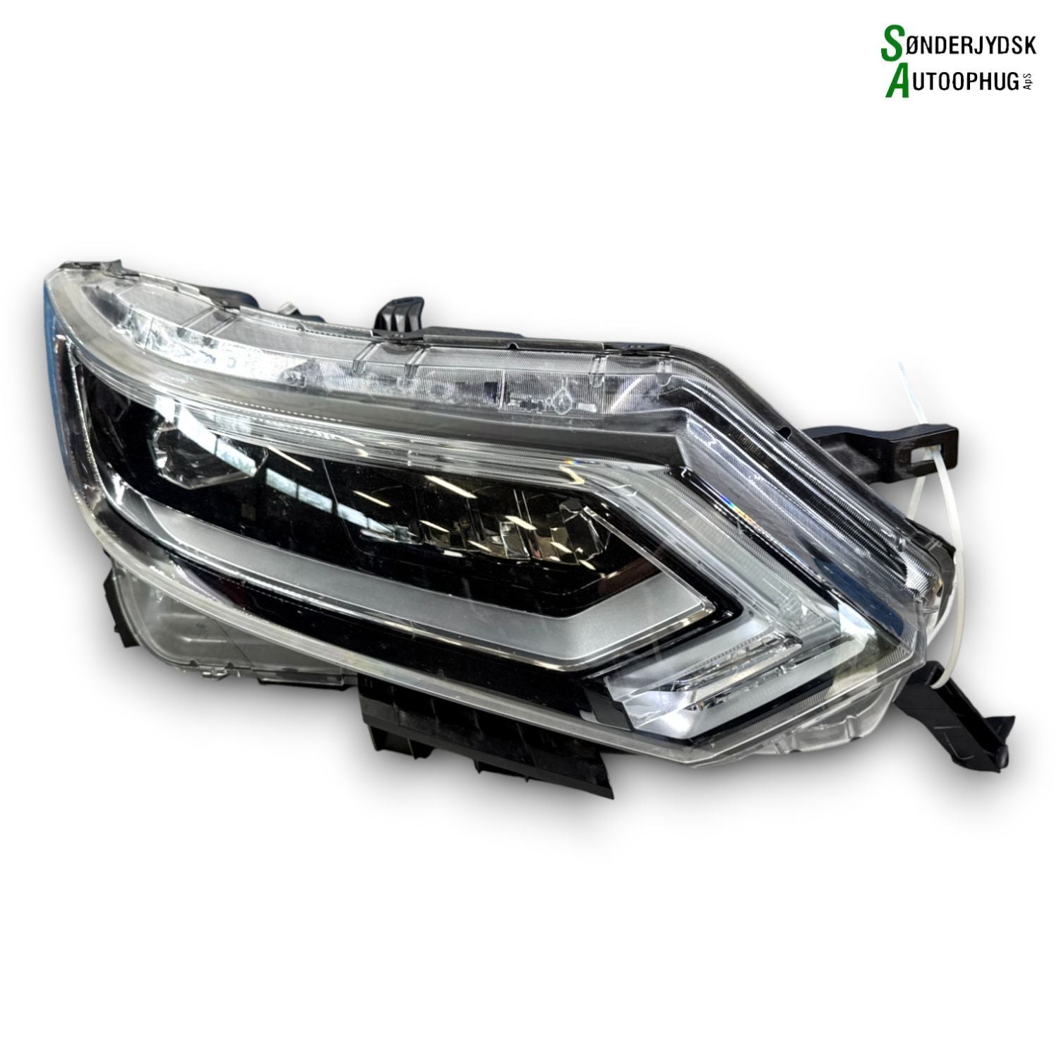 Nissan Qashqai Forlygte Med OEM Nr. 26010HV05A Fra Nissan Ophugger