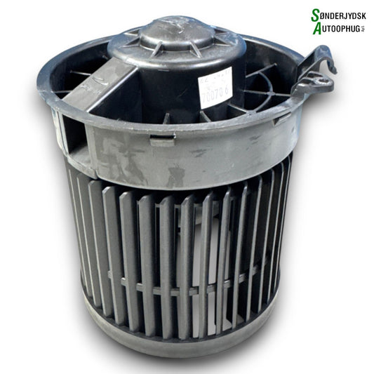 Nissan Qashqai Varmeblæser Med OEM Nr. 272264EM3B Fra Nissan Ophugger